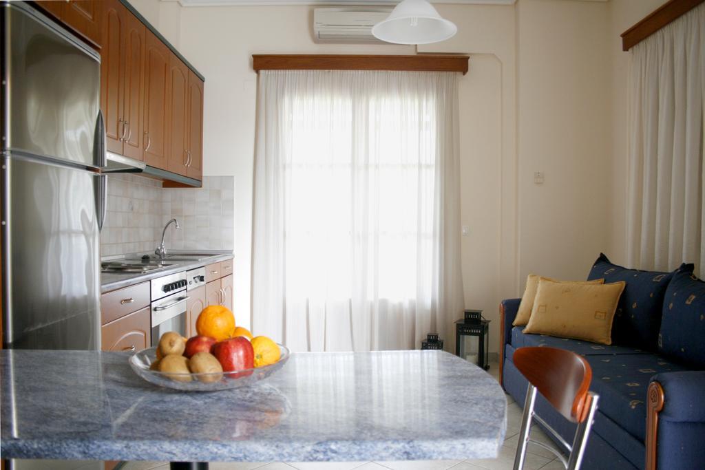 Zouzoulas Filoxenia - Koralia Apartments Milina Room photo
